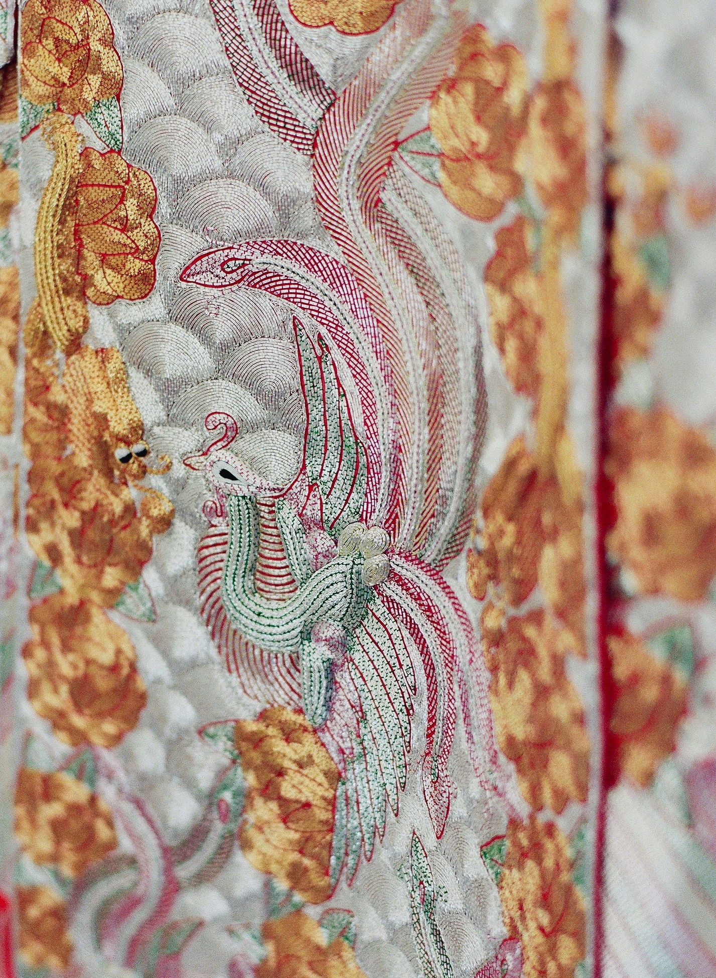 Silver phoenix tail embroidery on chinese wedding dress Qun Kwa