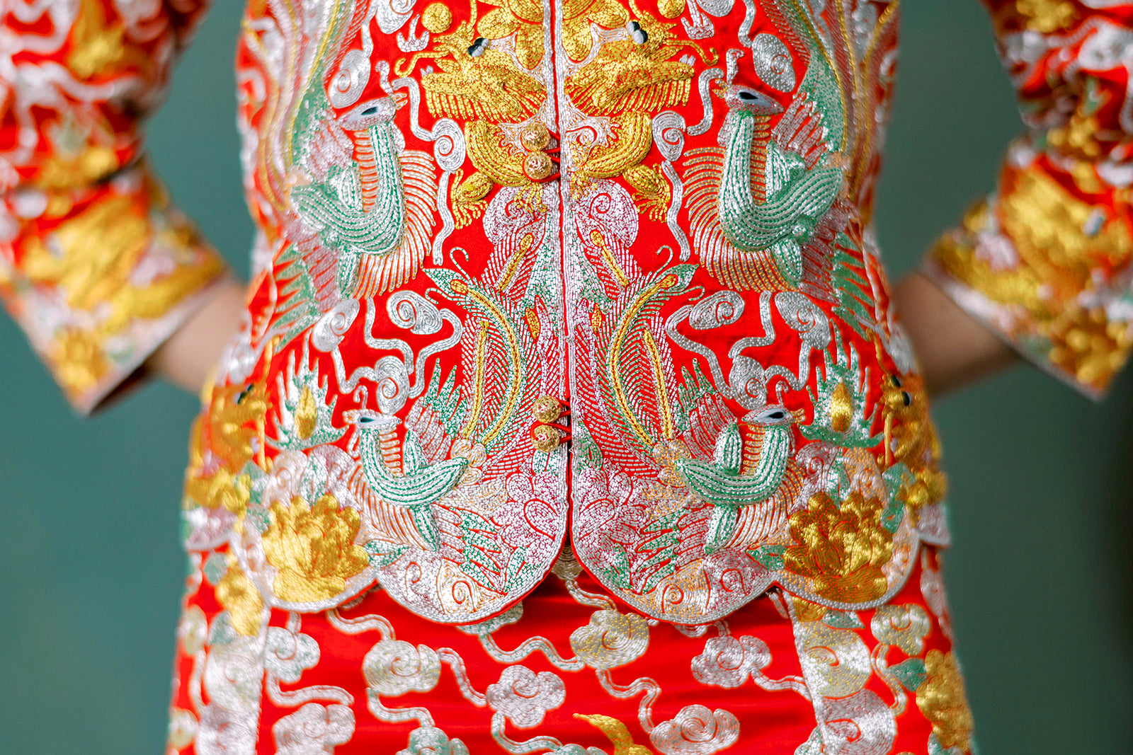 JINZA bespoke Chinese wedding dress and Qipao couture since 2002.