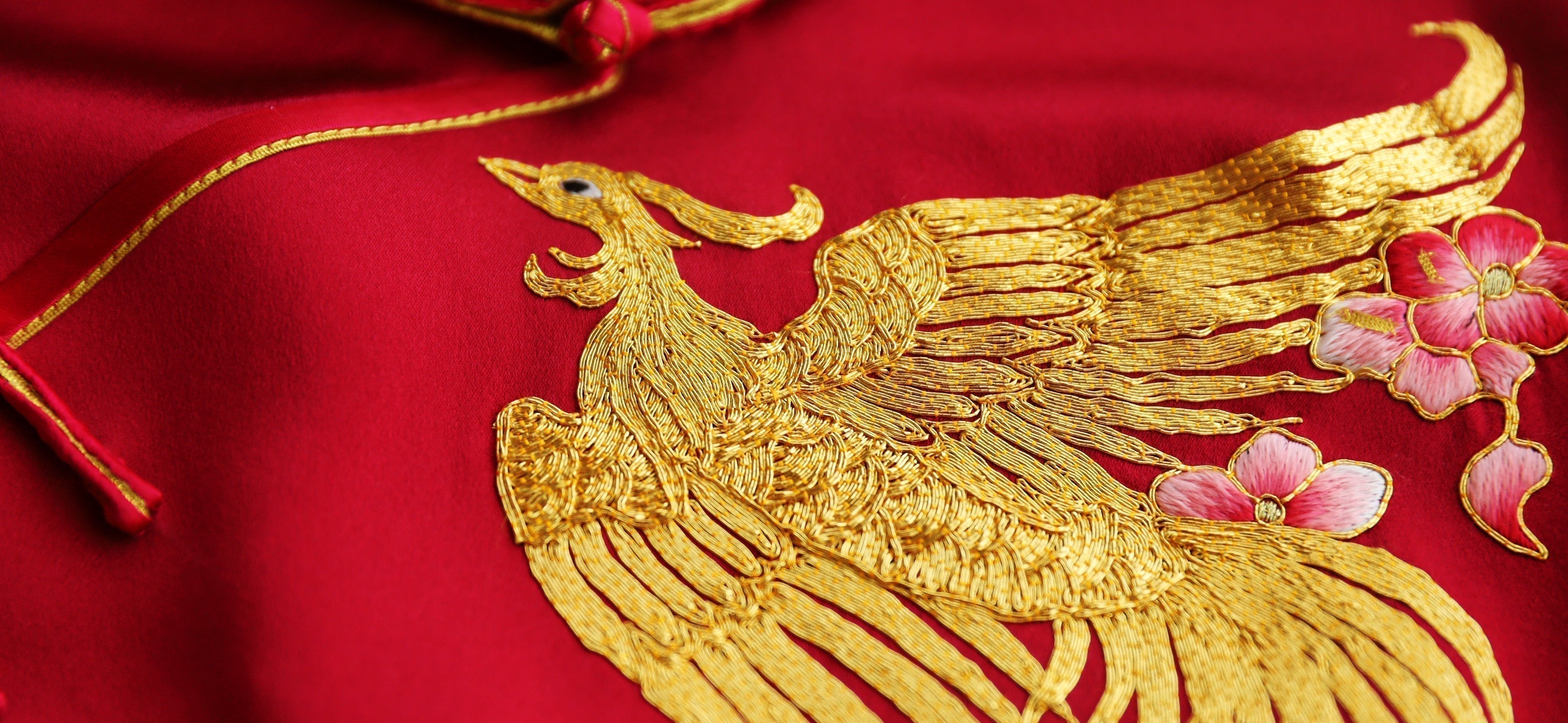 She Was Born in Yunnan. On Her Wedding Day, She Wore It Home
