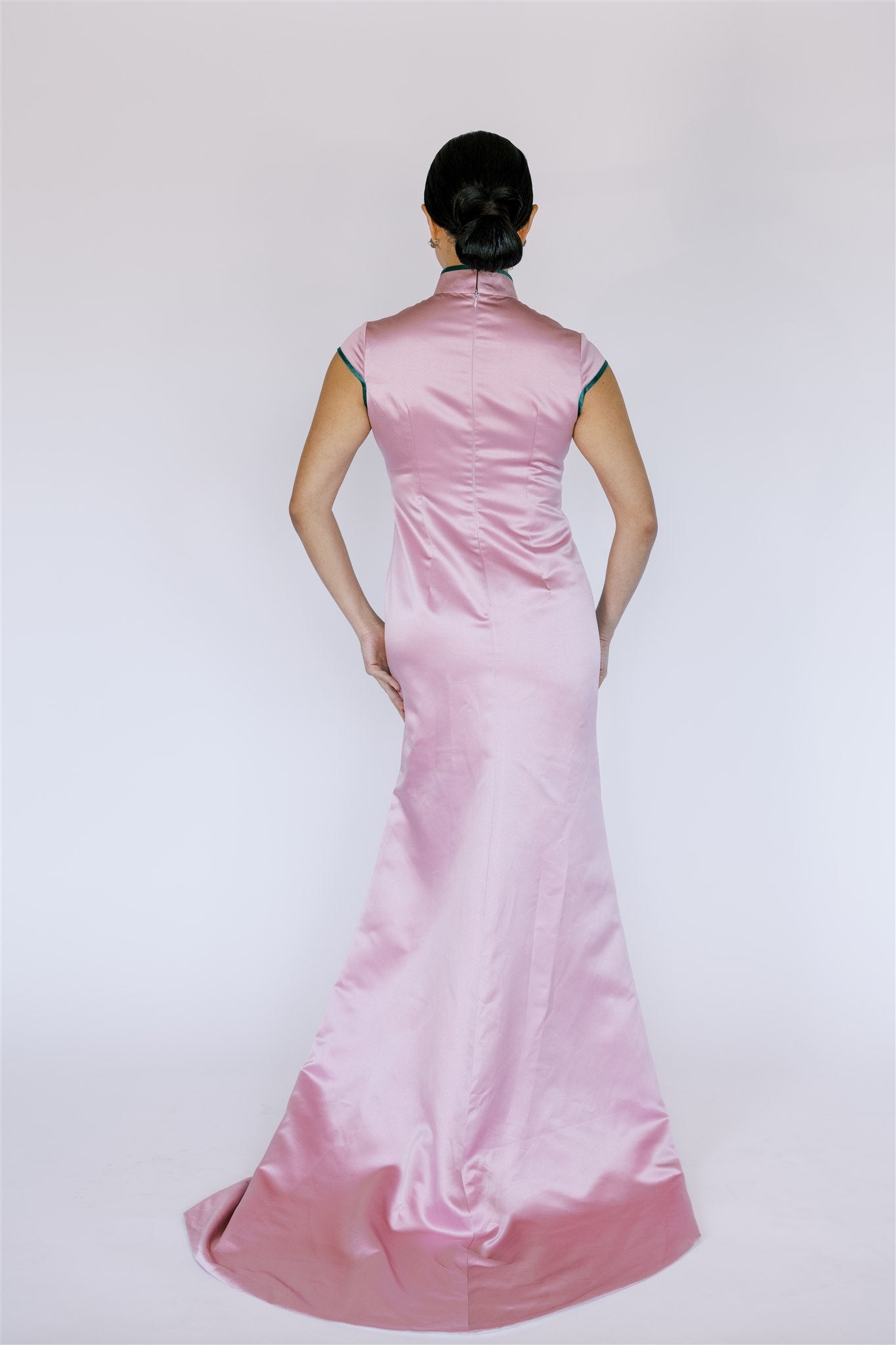 Back View – Pink Mermaid-Style Qipao with Elegant Tailored Fit.