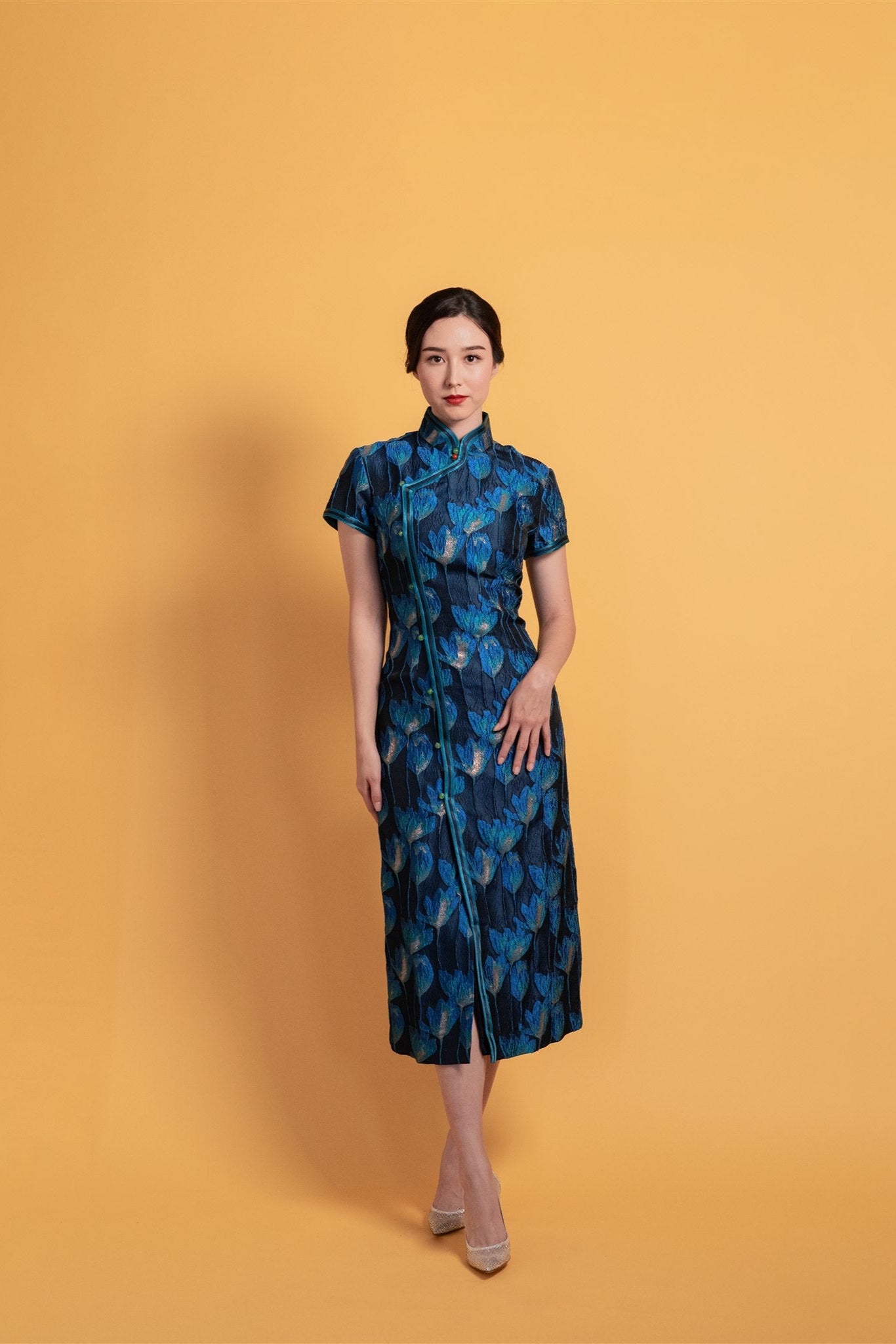 Blue and grey tulip patterned silk cheongsam front view with A-line shape