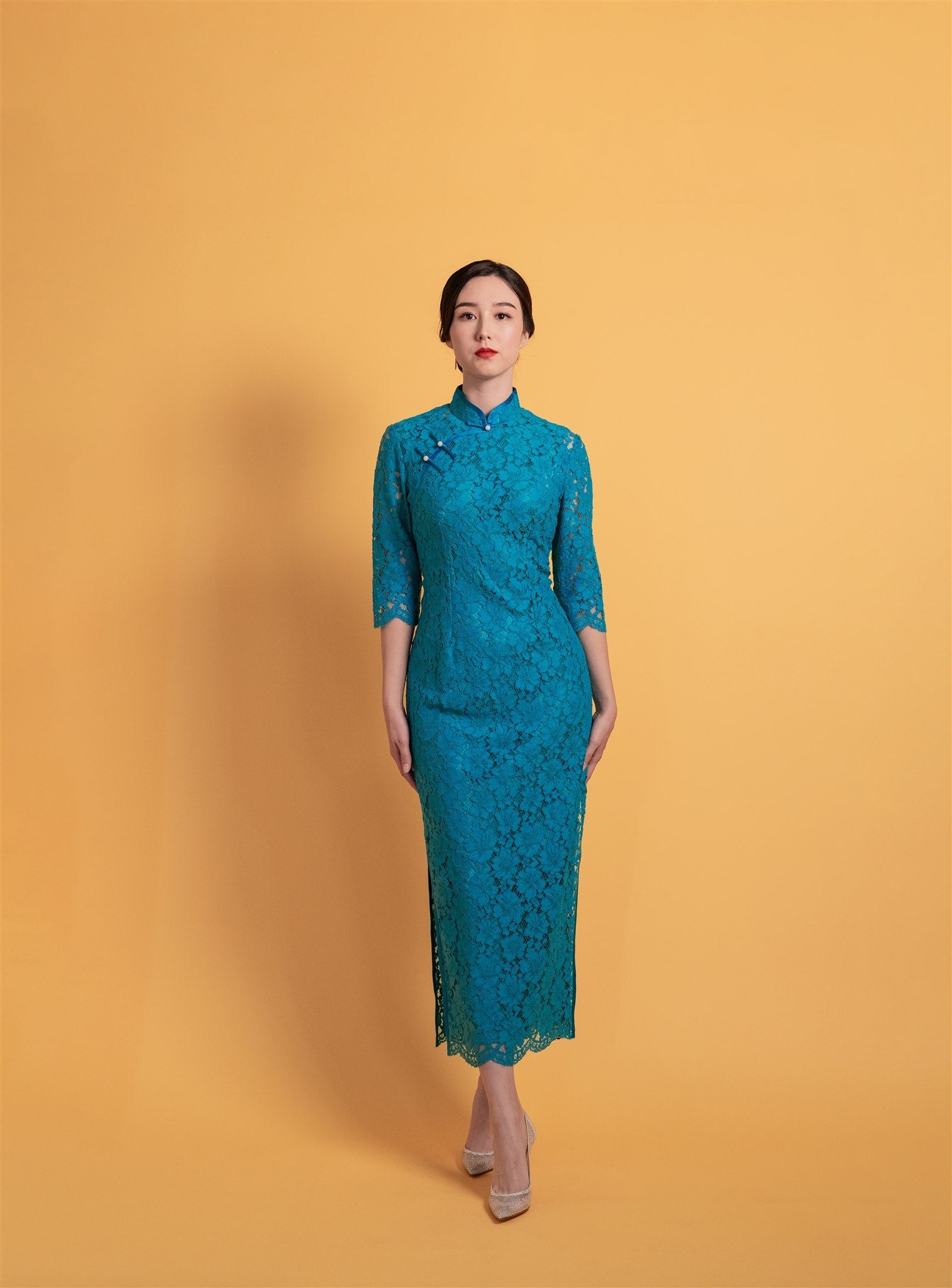 Classic 3/4 Sleeve Qipao – Blue Cotton Lace Cheongsam with Elegant Fit.