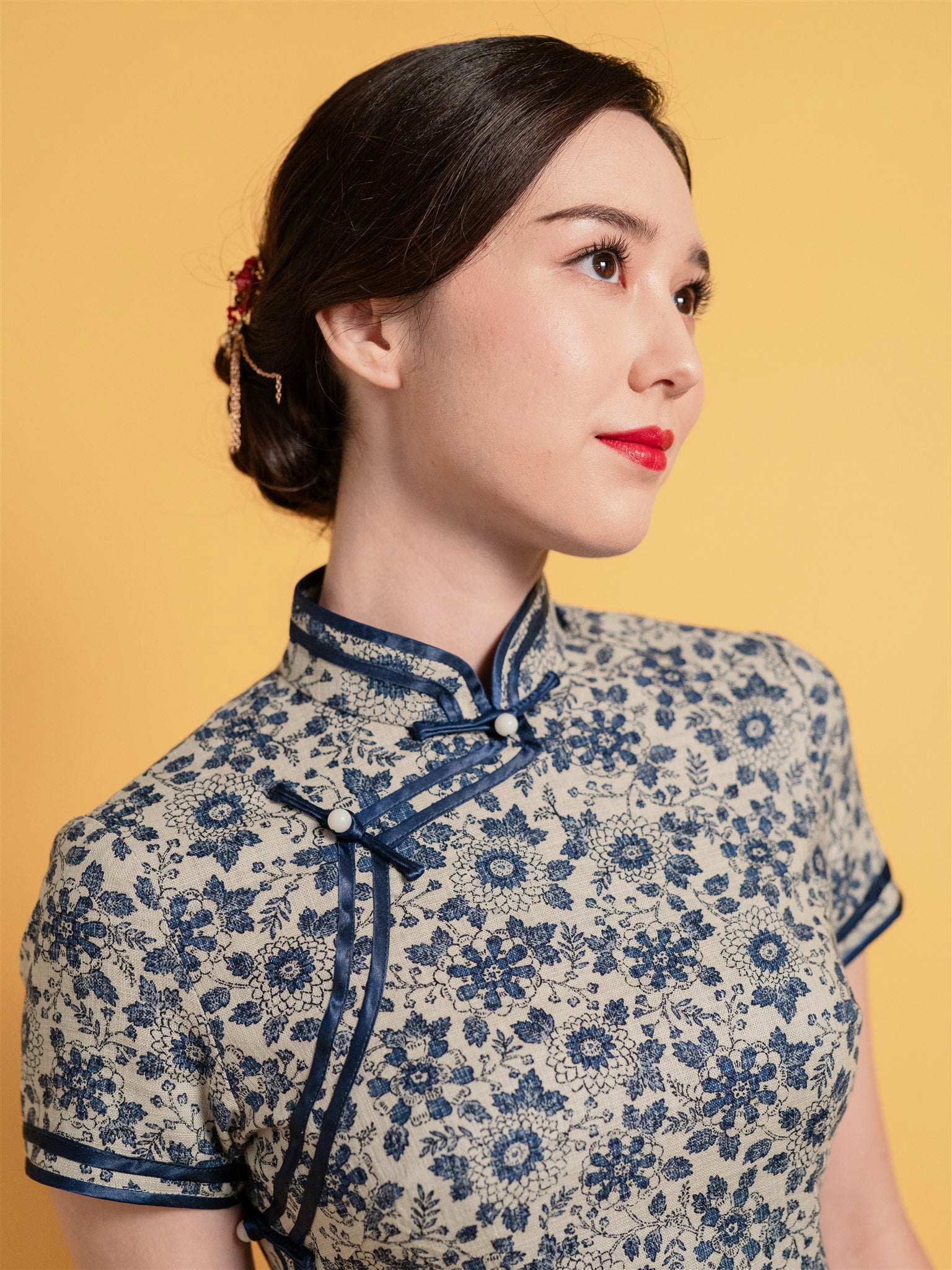 Navy Pankou button and double piping detail on grey blue linen cheongsam