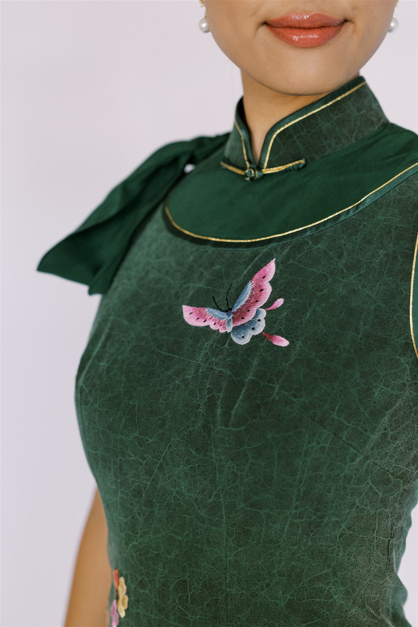 Modern Cheongsam | A Summer Night Emerald Green Qipao Dress for Lady
