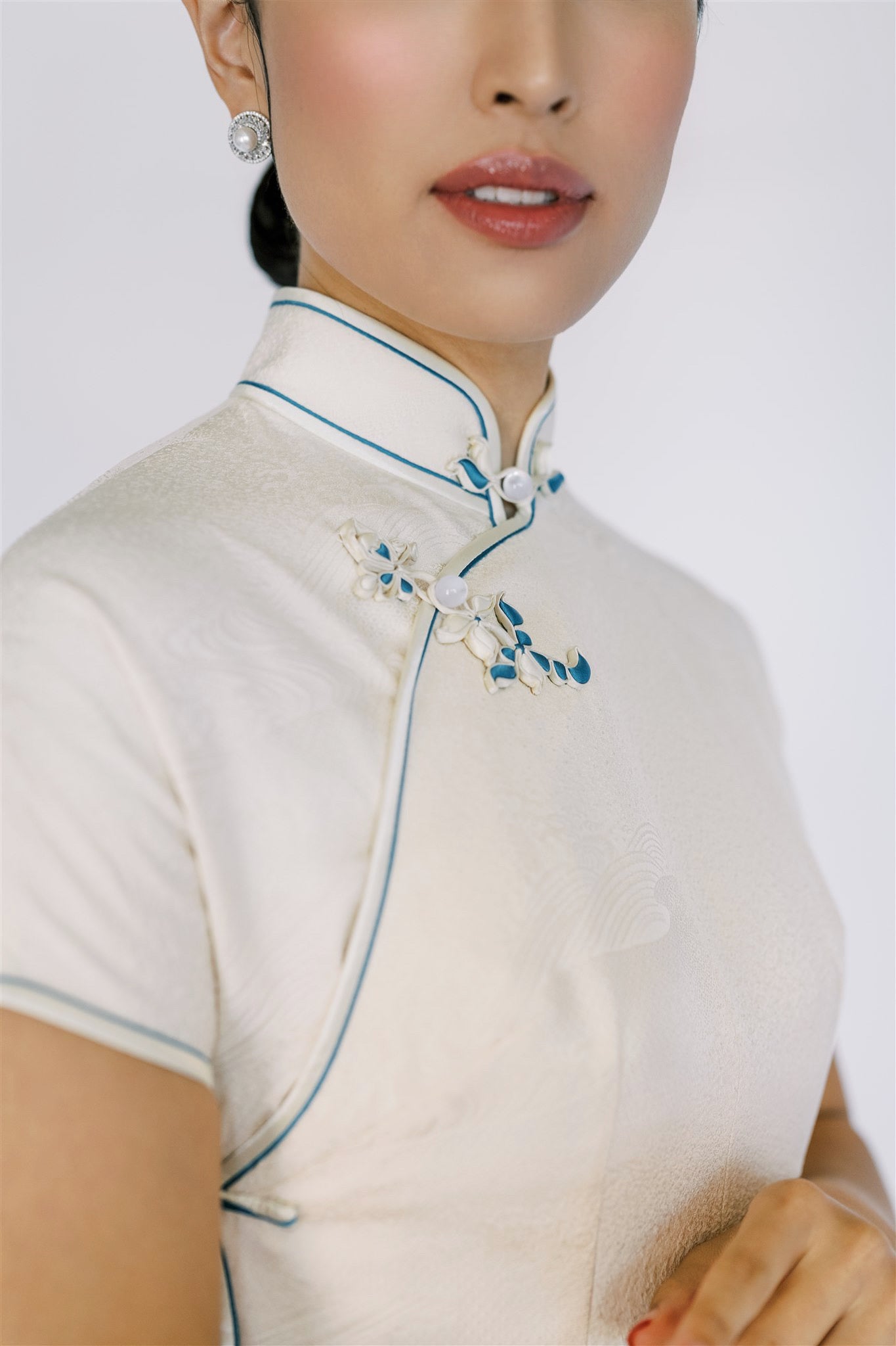 Jinza Oriental Couture Modern Cheongsam Modern Cheongsam | Major Snow White Japanese Silk Qipao Dress for Lady