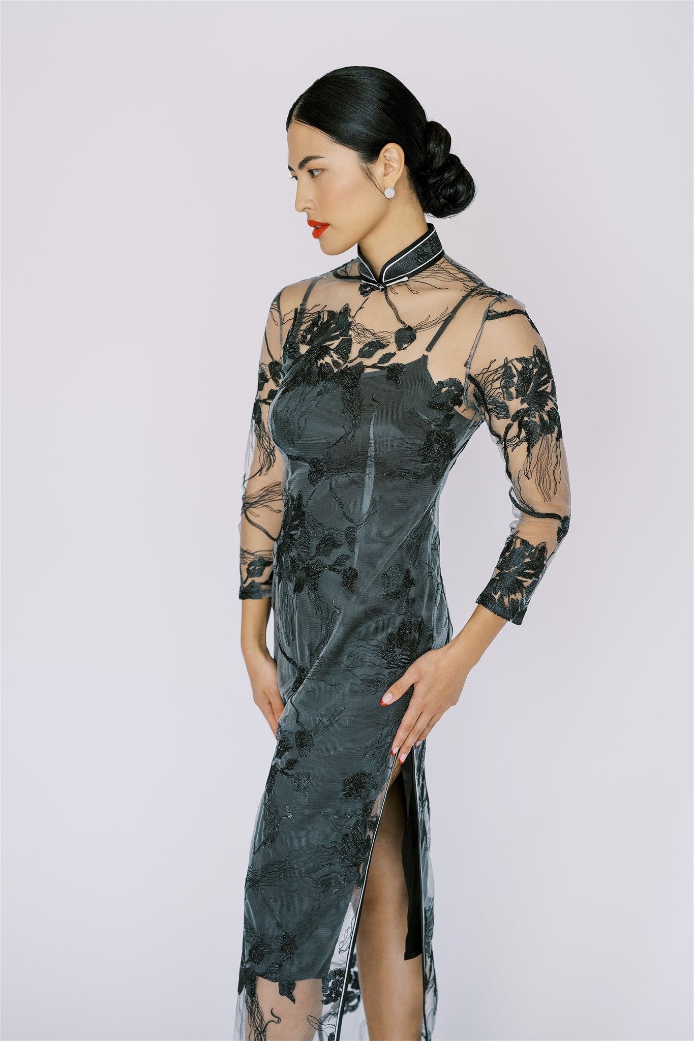 Jinza Oriental Couture Wedding Qipao Wedding Qipao | Black Lace Qipao with Customizable Lining