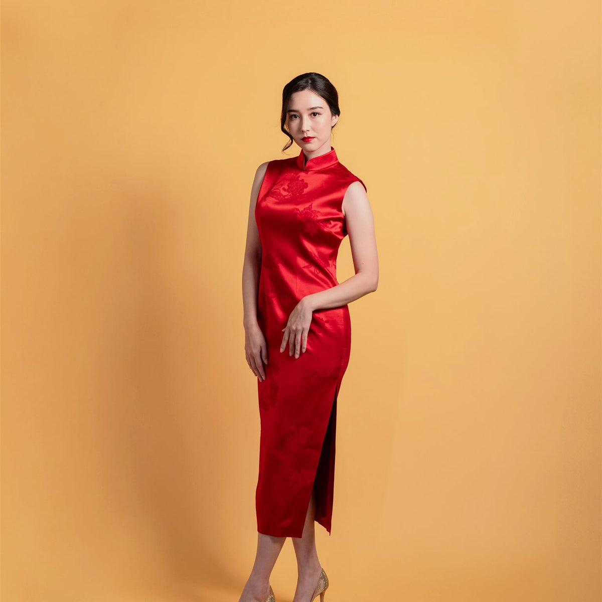 Red Sleeveless Silk Wedding Qipao with Butterfly and Peony Print