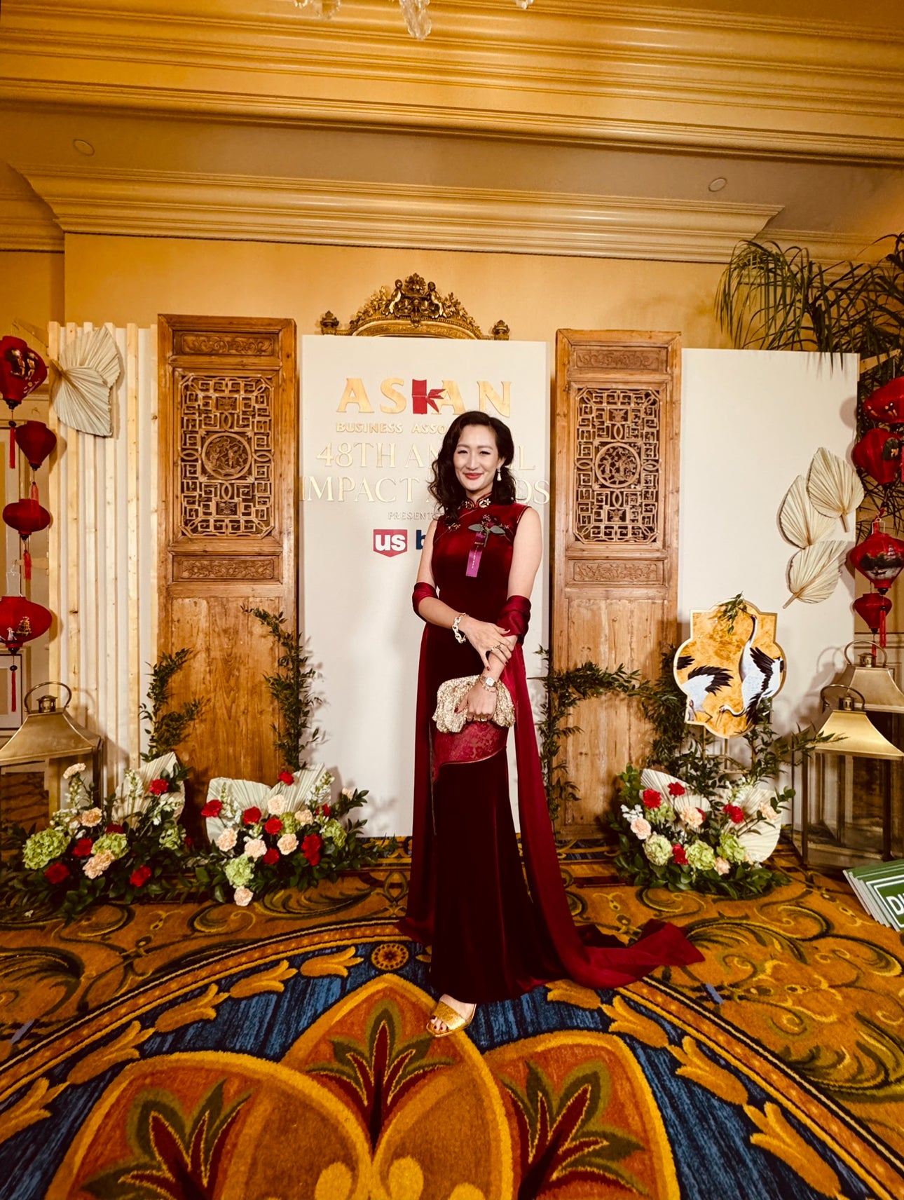 Front view of a refined Gala Qipao in velvet. It is a timeless Cheongsam for special occasions.