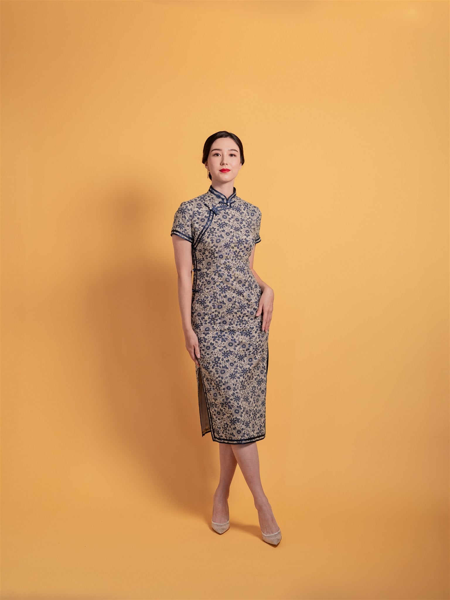 Vintage-style linen Cheongsam dress with navy piping and white buttons, tailored for casual cultural wear by JINZA 